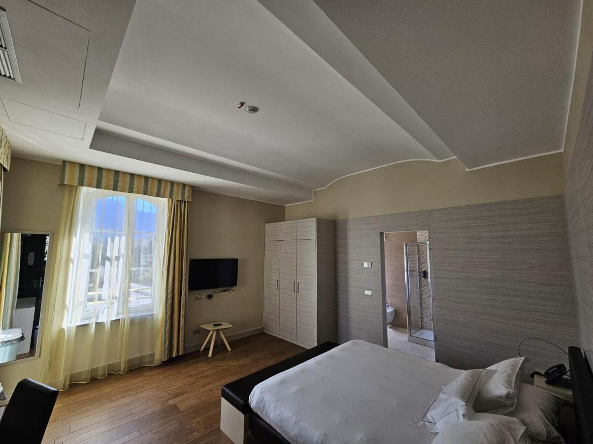 Clarion Collection Hotel Griso Lecco Malgrate Esterno foto