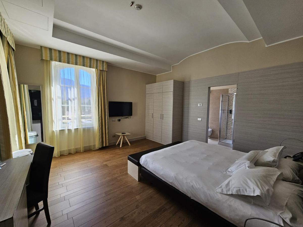 Clarion Collection Hotel Griso Lecco Malgrate Esterno foto